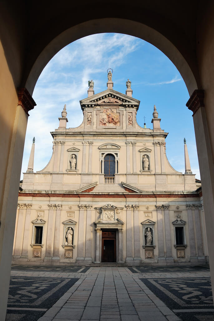 Historical places Milan- Milan certosa