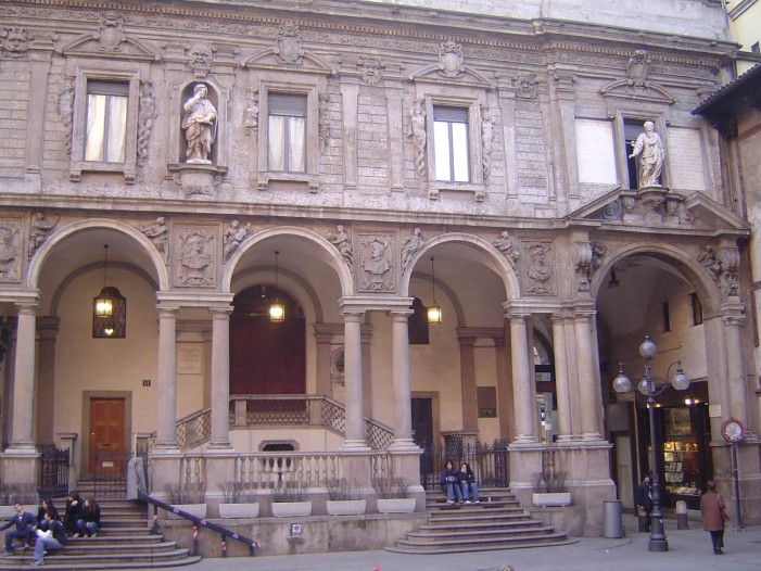 Historical places Milan- Milan Market